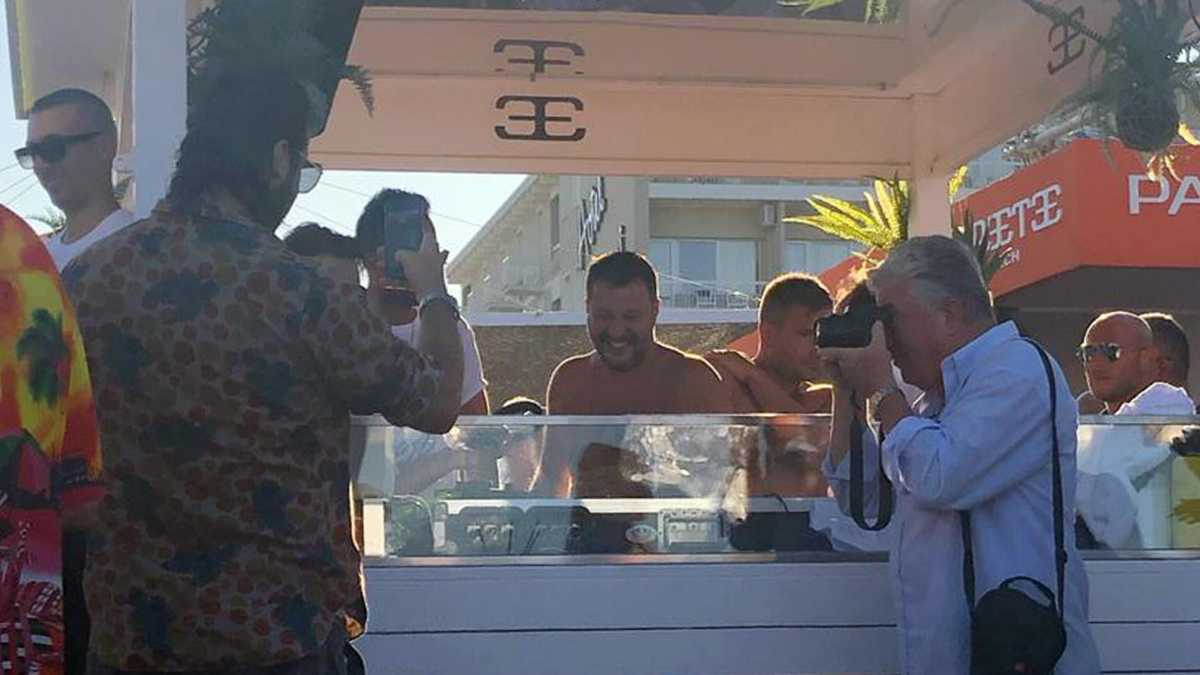 Immagine di Salvini e il Papeete del suo scontento