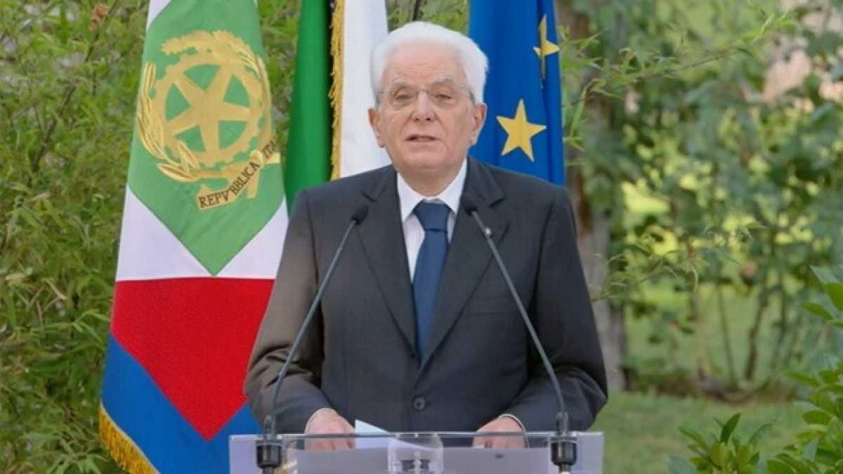 Immagine di Mattarella blinda Draghi sul green pass: "Serve senso di responsabilità per evitare nuove chiusure"