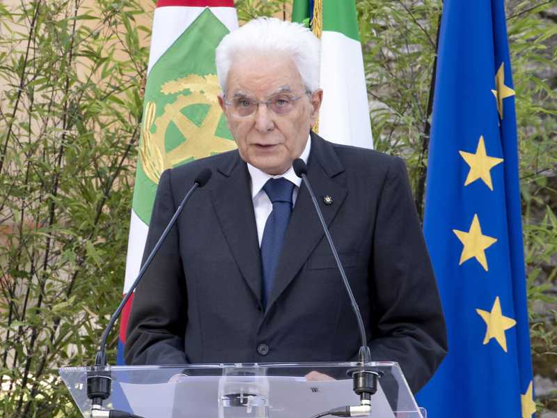 È ora di usare l’arma dei diritti e dei doveri per combattere la pandemia dei non vaccinati
