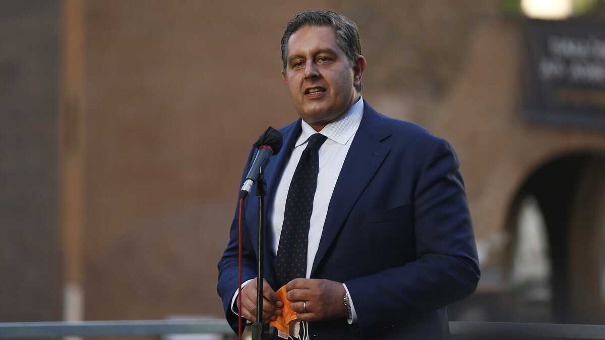 Immagine di "Dalle piazze no pass solo un mare di minchiate. Senza vaccino? Meno diritti". Parla Toti