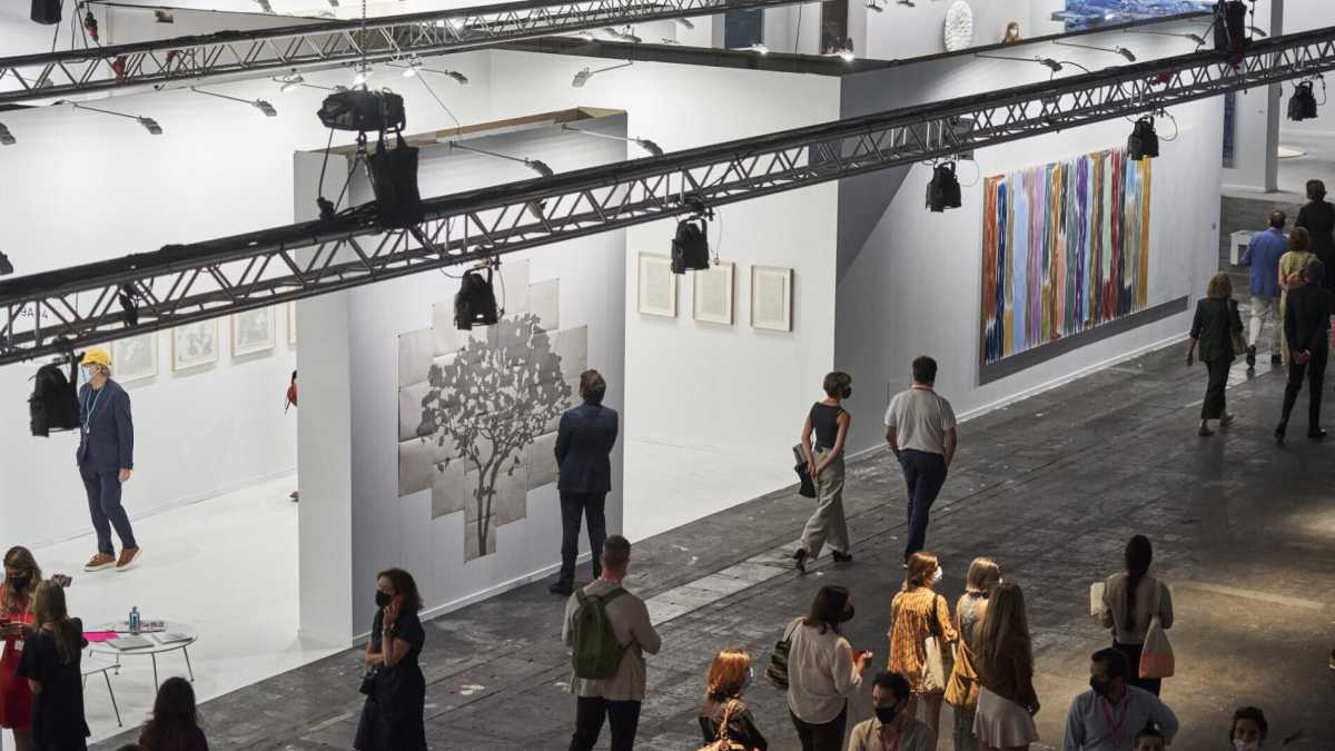 Immagine di Rivedere l’arte dopo mesi a esporre il “lato v”