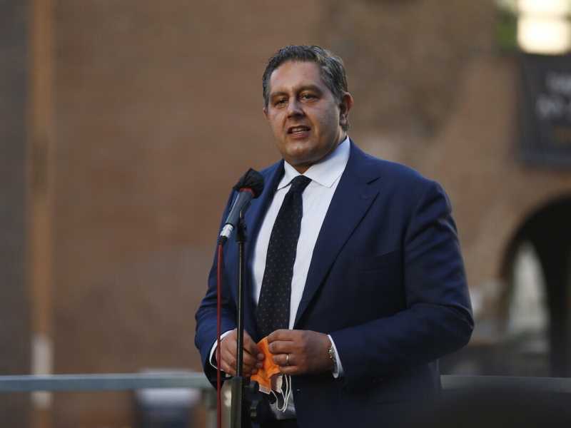 "Dalle piazze no pass solo un mare di minchiate. Senza vaccino? Meno diritti". Parla Toti
