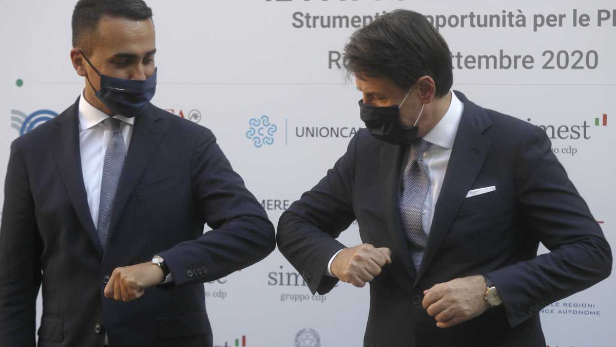Immagine di "Giuseppe, così rompiamo". "Ma no, Luigi. Con Draghi va bene". La cena della pace tra Conte e Di Maio