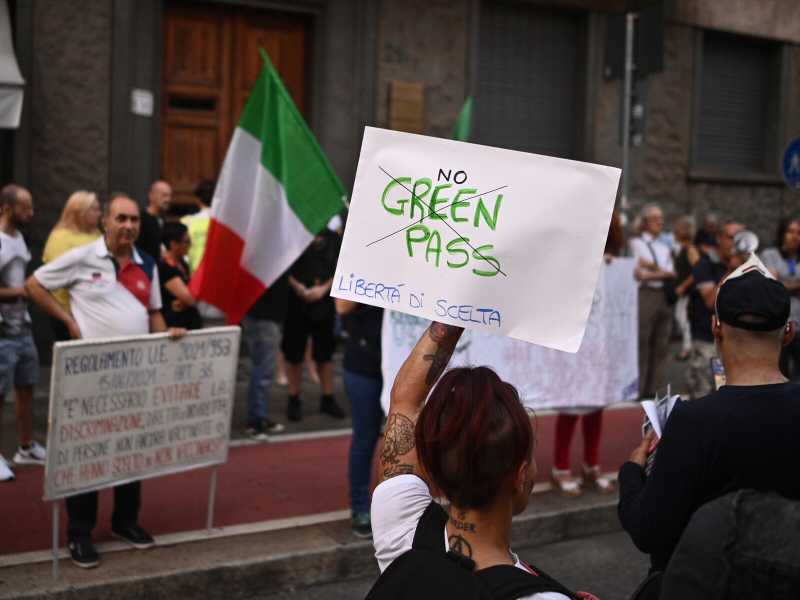 Il green pass per combattere la pandemia dei non vaccinati
