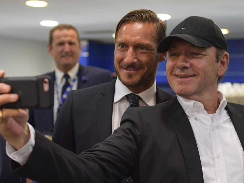 Francesco Totti e Kevin Spacey il 26/08/2017 (foto Fabio Rossi/AS Roma/ LaPresse) &nbsp;<br />