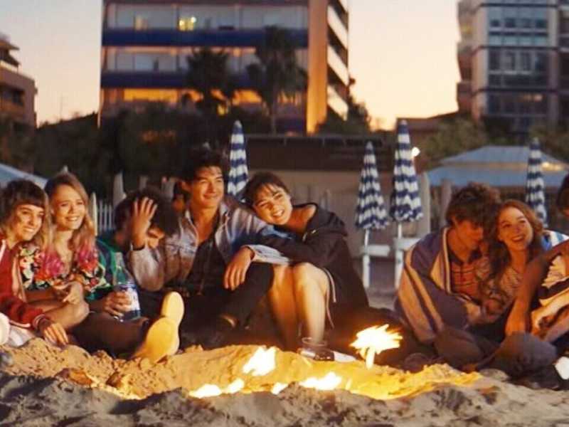 “Sotto il sole di Riccione”, scritto da Enrico Vanzina con Caterina Salvadori e Ciro Zecca per la regia degli YouNuts!, è uscito la scorsa estate <br />