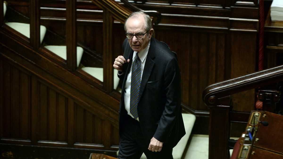 Immagine di Perché il Pd dovrebbe ringraziare Padoan, non cancellare la sua storia