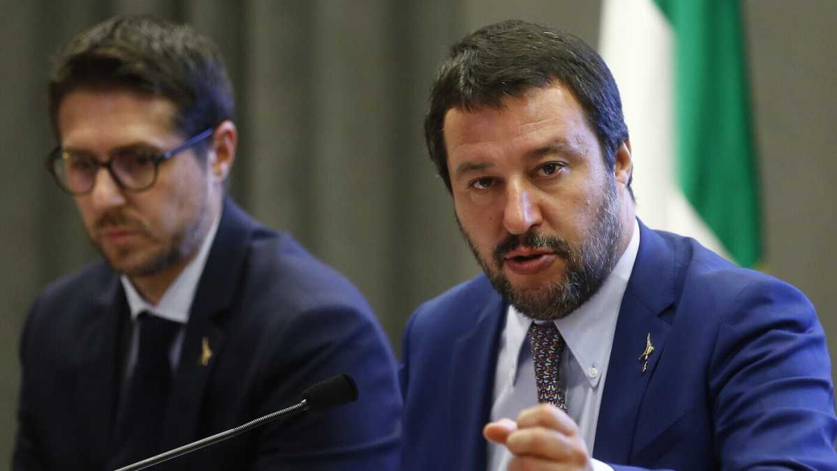 Immagine di Così la guerra di Salvini alla Lamorgese mette nei guai i leghisti di governo