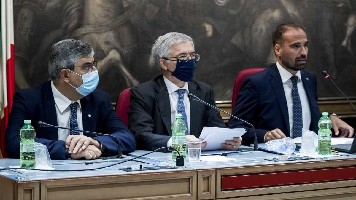 Immagine di Così il M5s innesca una zuffa istituzionale intorno a Mps
