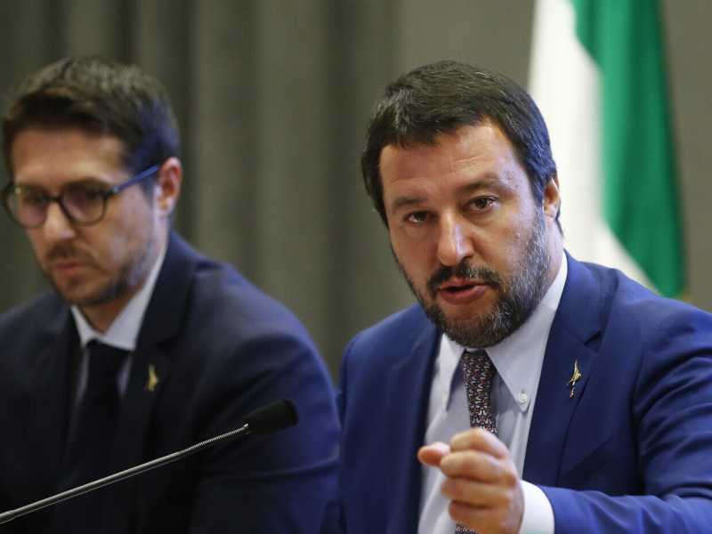 Così la guerra di Salvini alla Lamorgese mette nei guai i leghisti di governo