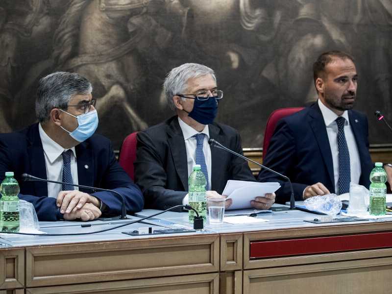 Così il M5s innesca una zuffa istituzionale intorno a Mps
