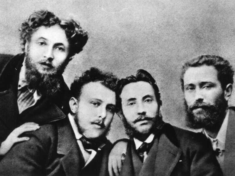Lo scrittore Carlo Dossi (1849 -1910), l'ultimo a destra nella foto, con i suoi amici. (LaPresse)