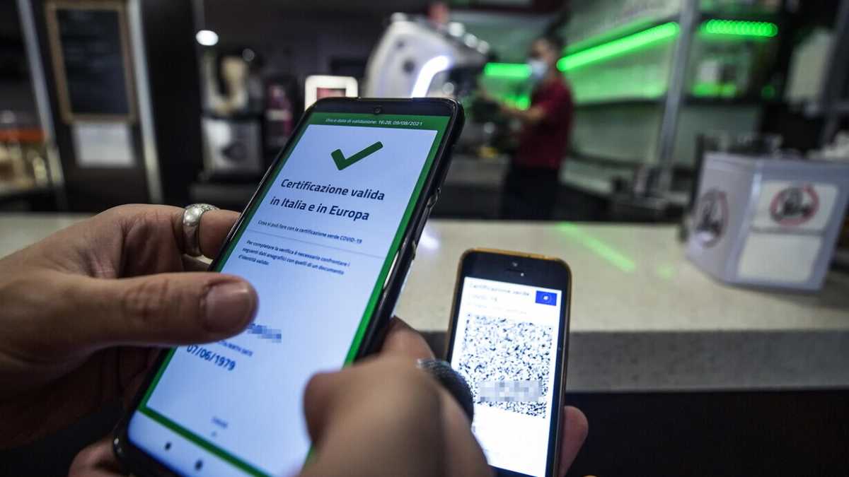 Immagine di I dati dicono che il green pass sta funzionando