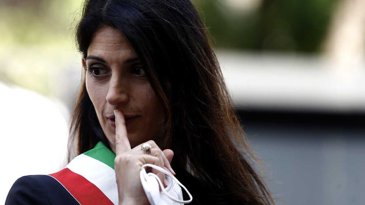 Immagine di Fine era Raggi, anche il consiglio comunale chiude in bruttezza