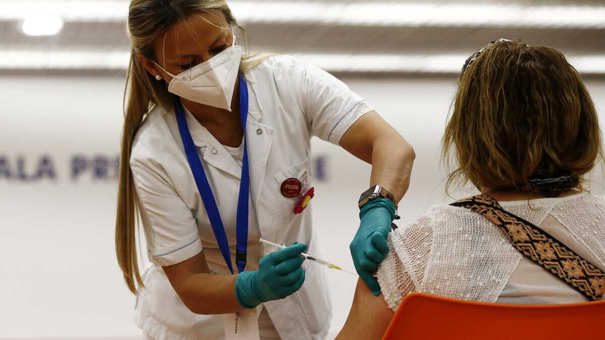 Immagine di Brillanti promesse, Agamben e venerati maestri. Medici e Covid