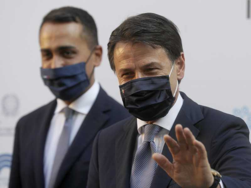 <span style="font-family: Arial, sans-serif; font-size: 12px;">Giuseppe Conte e Luigi Di Maio (LaPresse)</span>