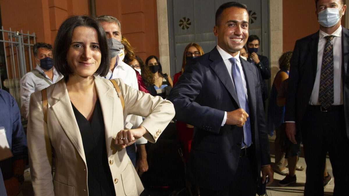 Immagine di Addio verginità anticasta: in Puglia il M5S approva il ritorno del Tfr per i consiglieri regionali