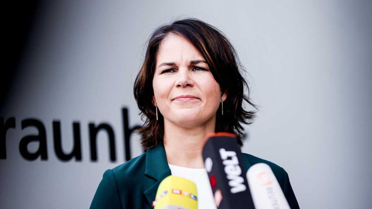 Immagine di Ma come fa a non spaccare Annalena Baerbock? La parola tabù