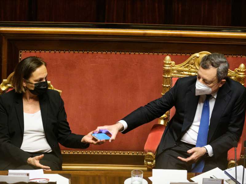 Così Lamorgese punta a ingabbiare Salvini. "Non è una questione personale"