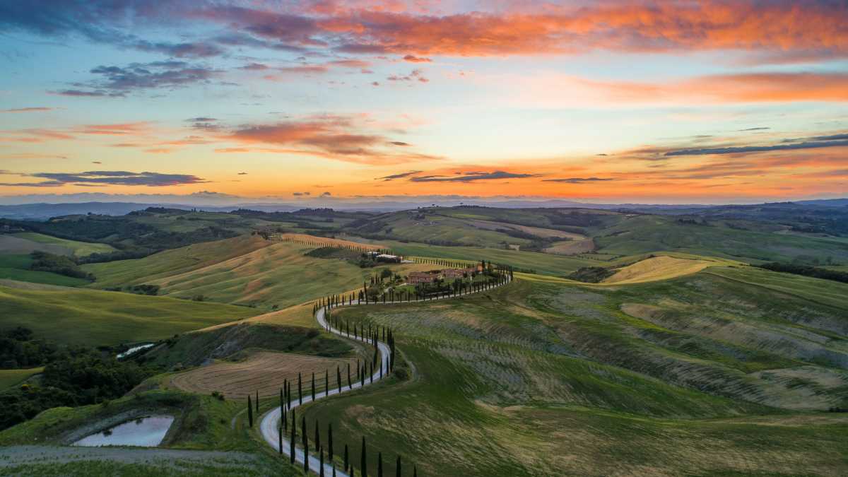 Immagine di Effetto green pass sul turismo italiano: numeri positivi per il 2021