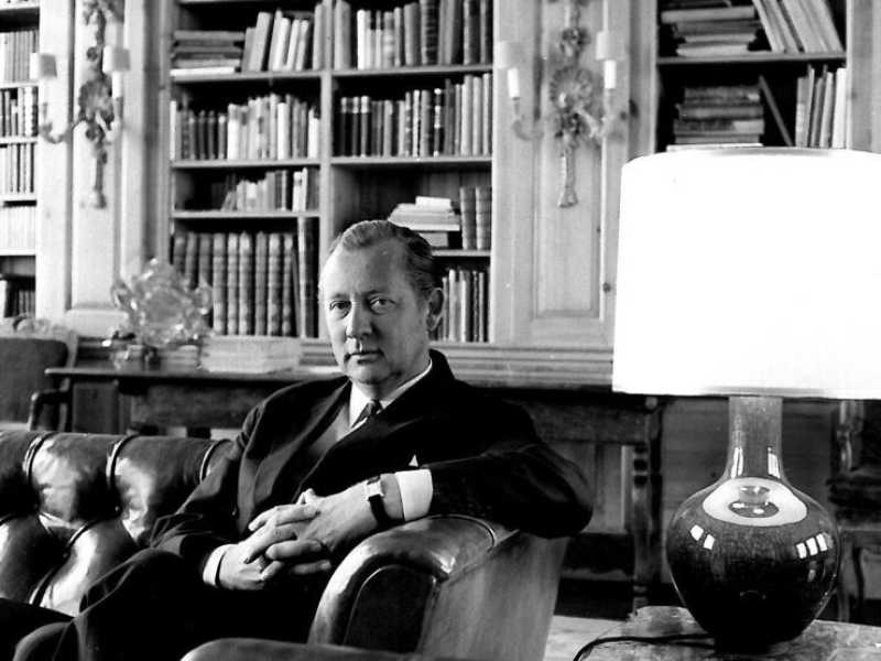Alto, elegante, dall&rsquo;aria aristocratica, amante del golf, degli yacht e delle donne: Axel Springer in una foto del 1966 (dal sito axelspringer.com)