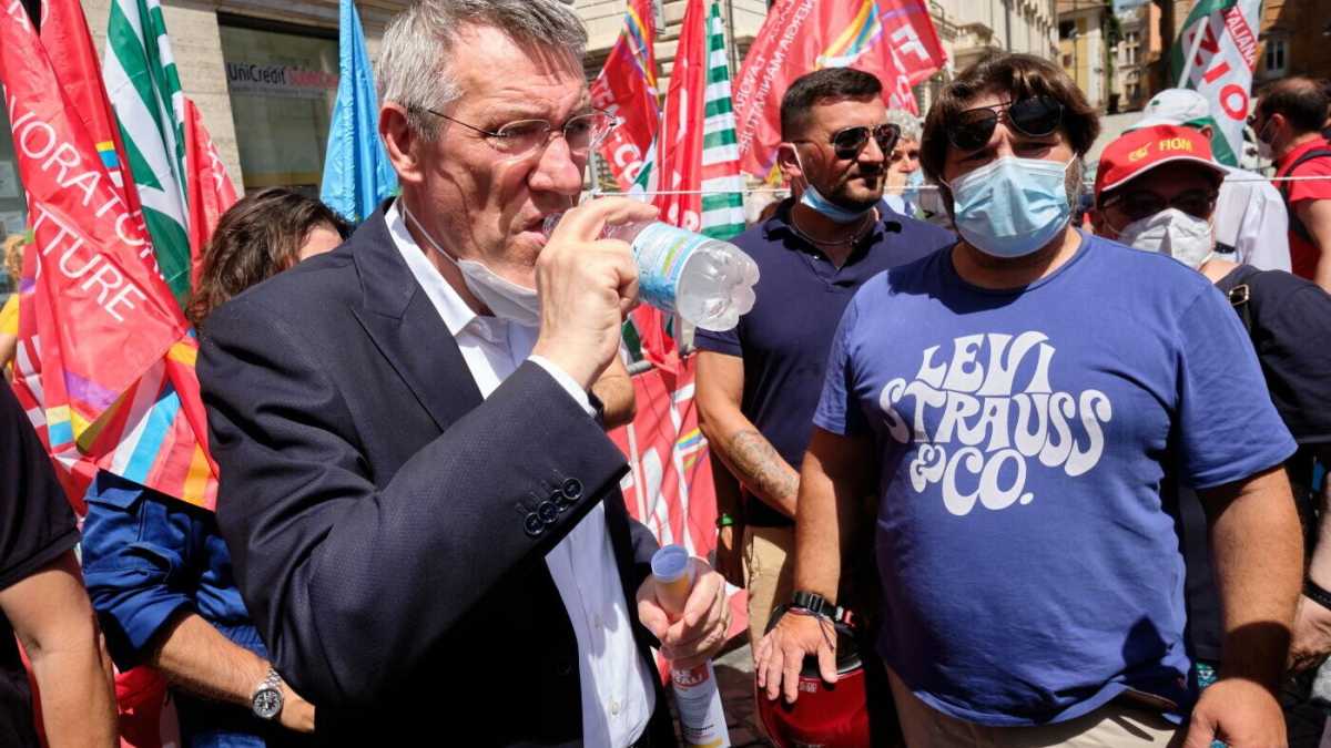 Immagine di La svolta No vax dei sindacati