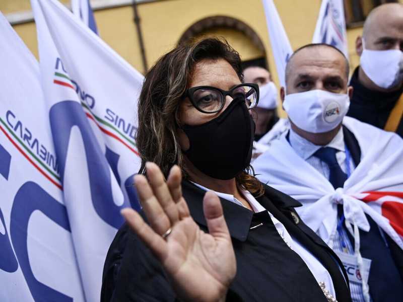 L'ex ministro della Difesa Elisabetta Trenta (foto Ansa)