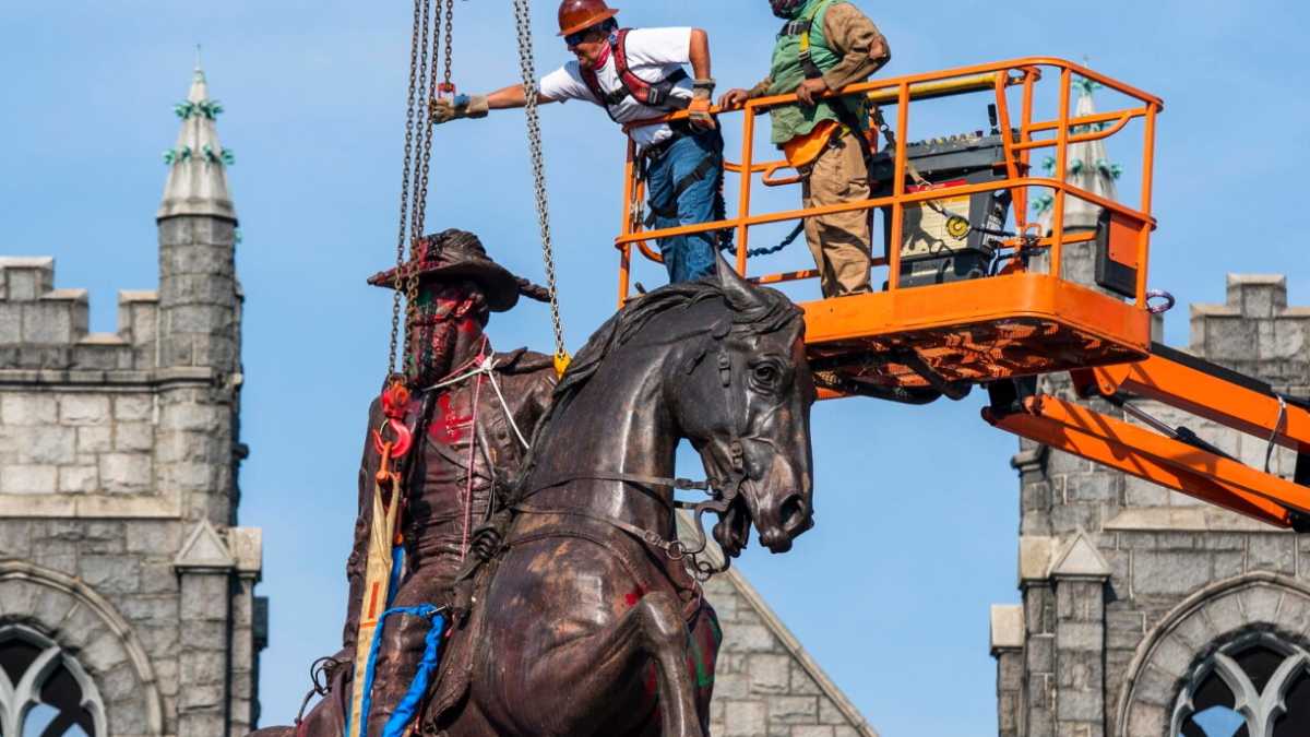 Immagine di La guerra ai monumenti non salva né il mondo né la storia