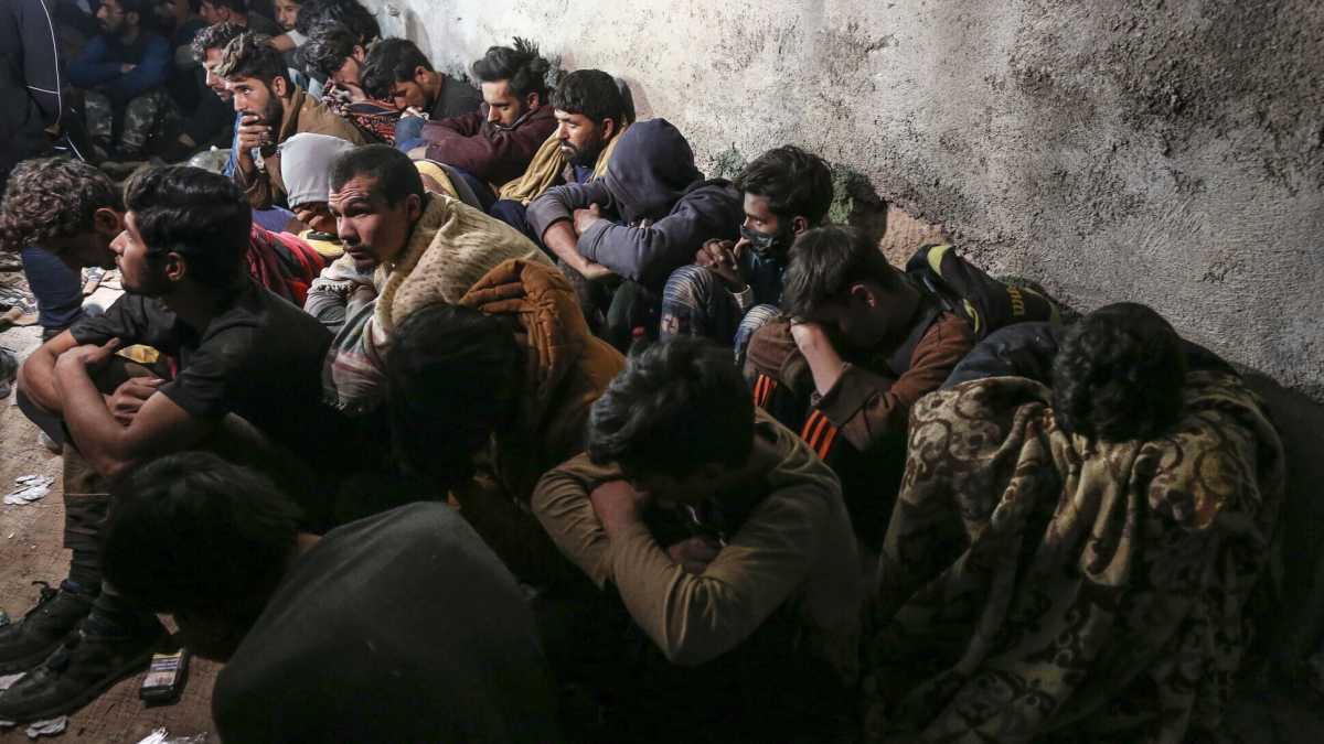 Immagine di Per gli afghani in fuga l'Ue non ha un piano ma tre muri in progetto