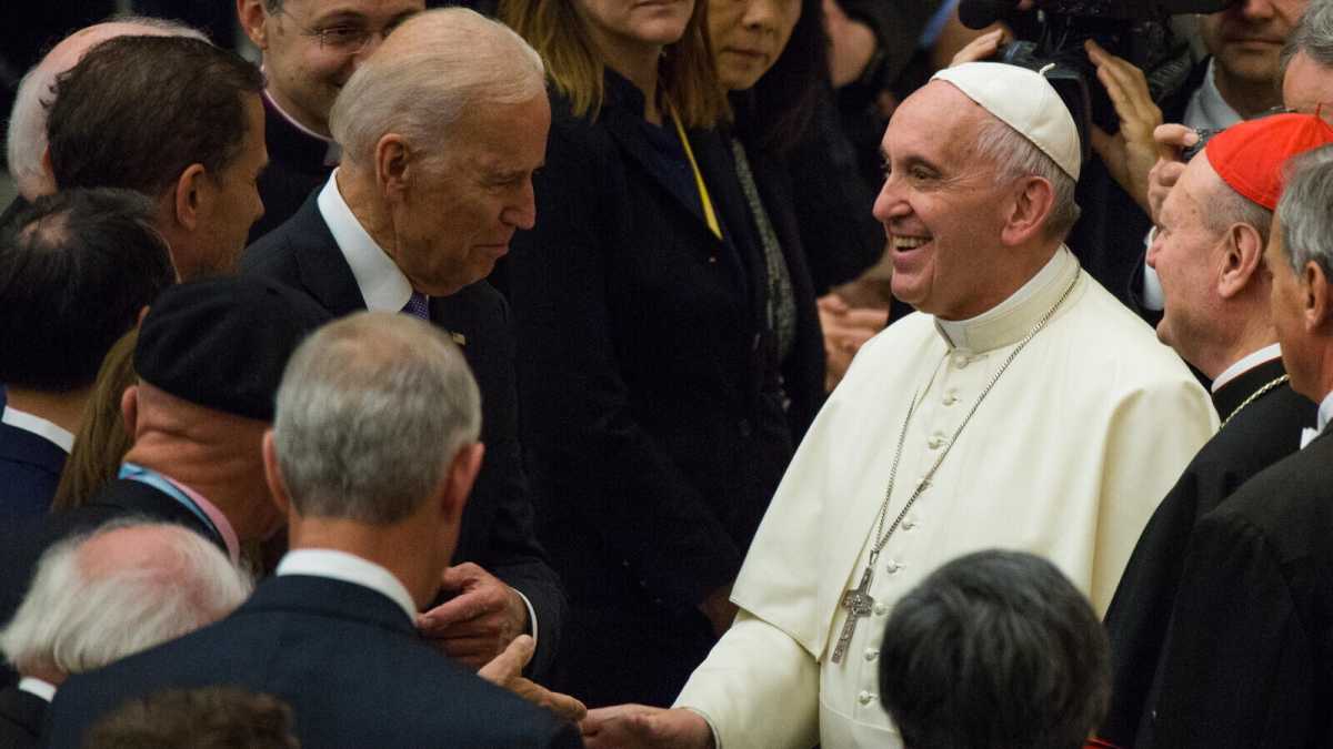 Immagine di Il Papa fulmina Biden