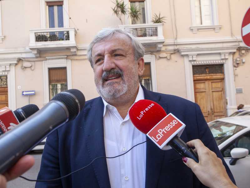 Michele Emiliano (foto LaPresse)