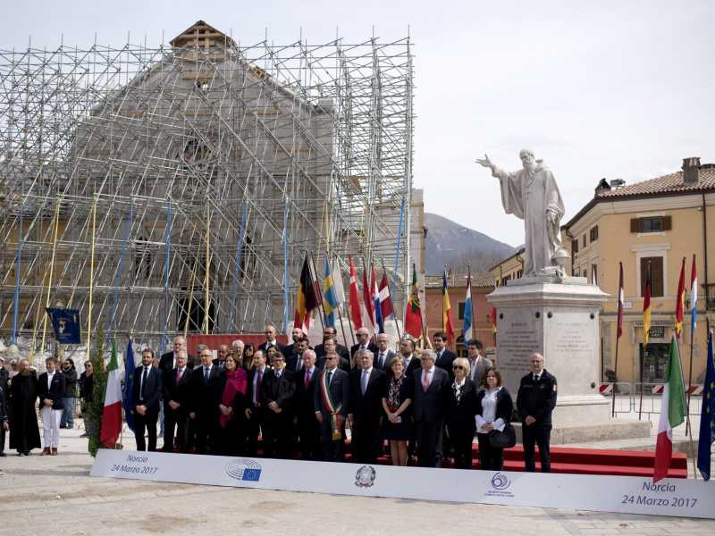 "Cinque indagini per aver provato a ricostruire dopo il terremoto". La storia del sindaco di Norcia