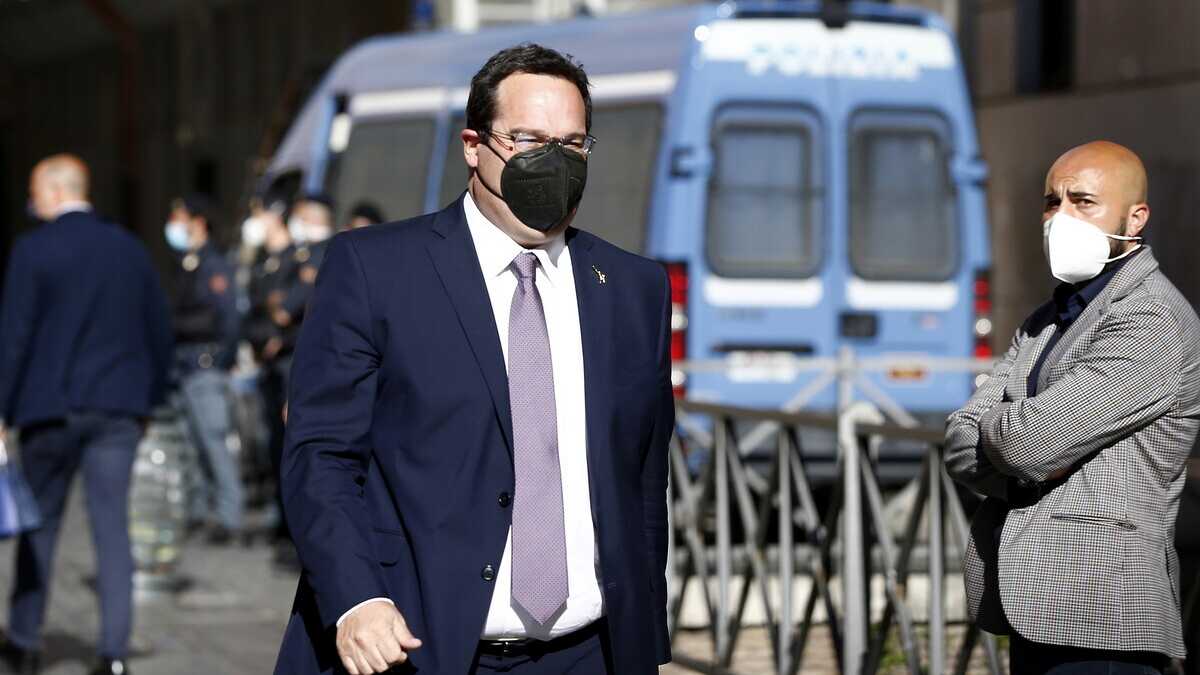 Immagine di Durigon: "Ho deciso di dimettermi"