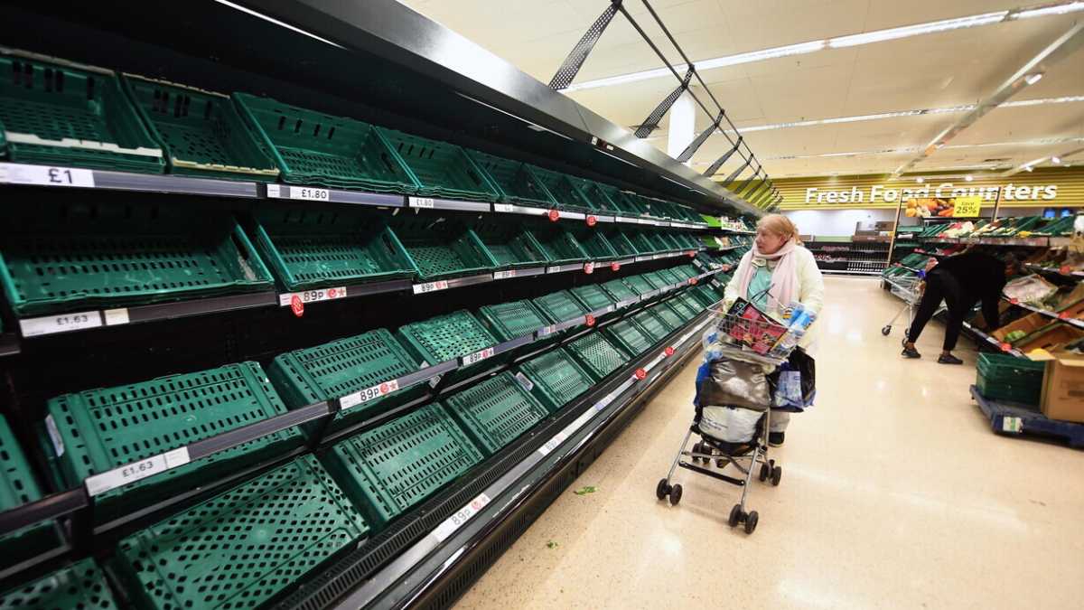 Immagine di Il Regno Unito è preoccupato davanti agli scaffali svuotati dalla Brexit