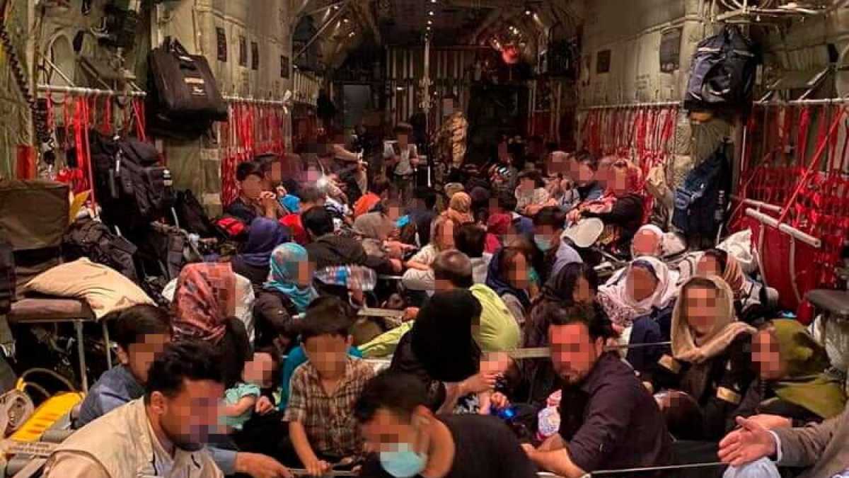 Immagine di L'aereo militare italiano decollato da Kabul ha schivato alcuni colpi di arma da fuoco