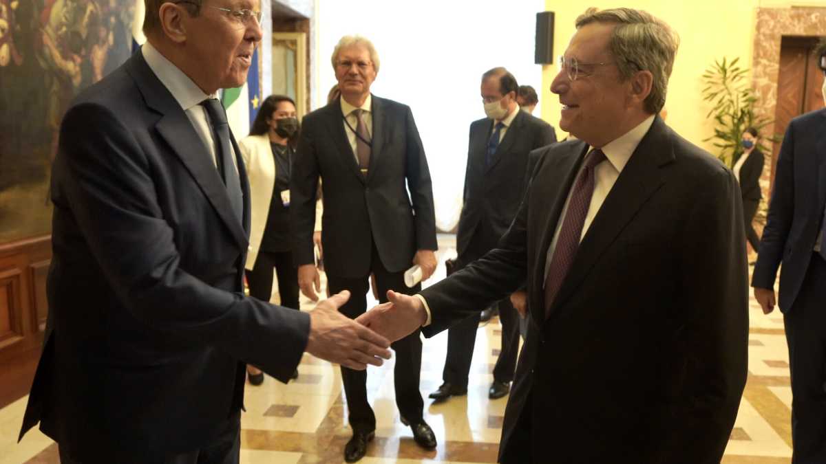 Immagine di Lavrov tratta con Draghi per il G20 sull'Afghanistan