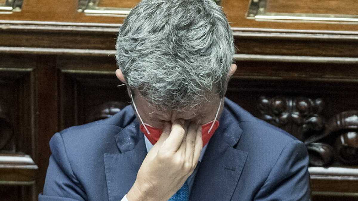 Immagine di Orlando: "Non mi faccio fischiare dai licenziati"