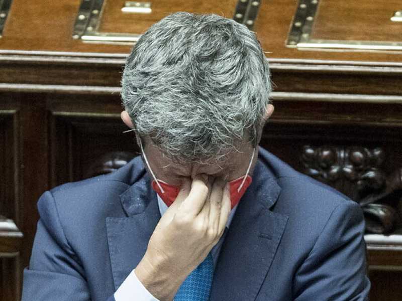 Orlando: "Non mi faccio fischiare dai licenziati"