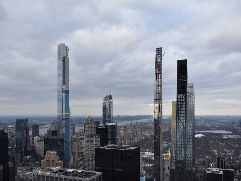 I grattacieli residenziali ultralusso di Billionaires' Row a New York (foto Wikimedia commons)