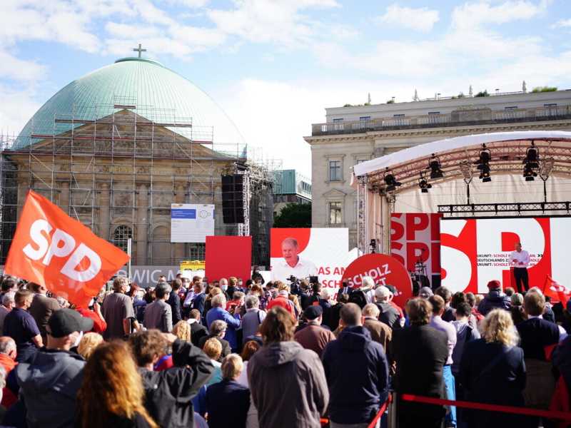 Un comizio elettorale della Spd, a Berlino (foto EPA)