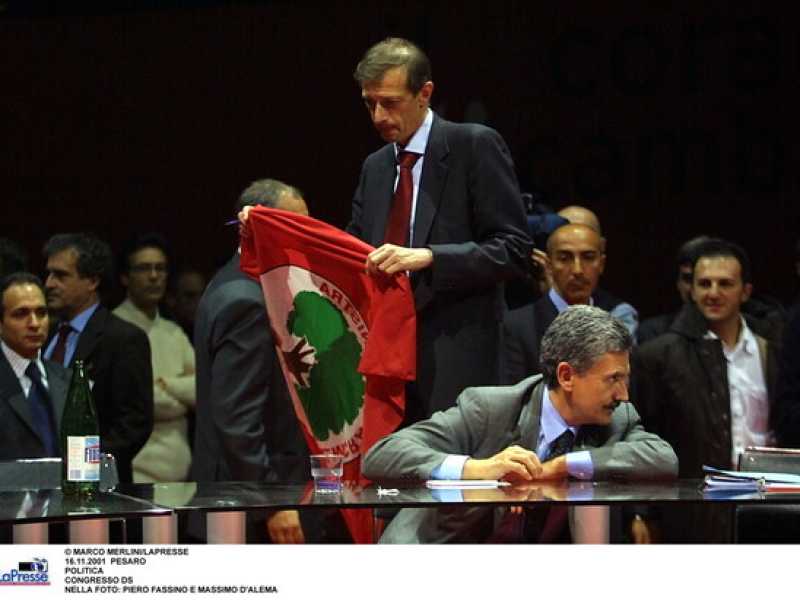 Il secondo congresso dei Democratici di sinistra, a Pesaro, il 18 novembre del 2001 (foto LaPresse)&nbsp;<br />