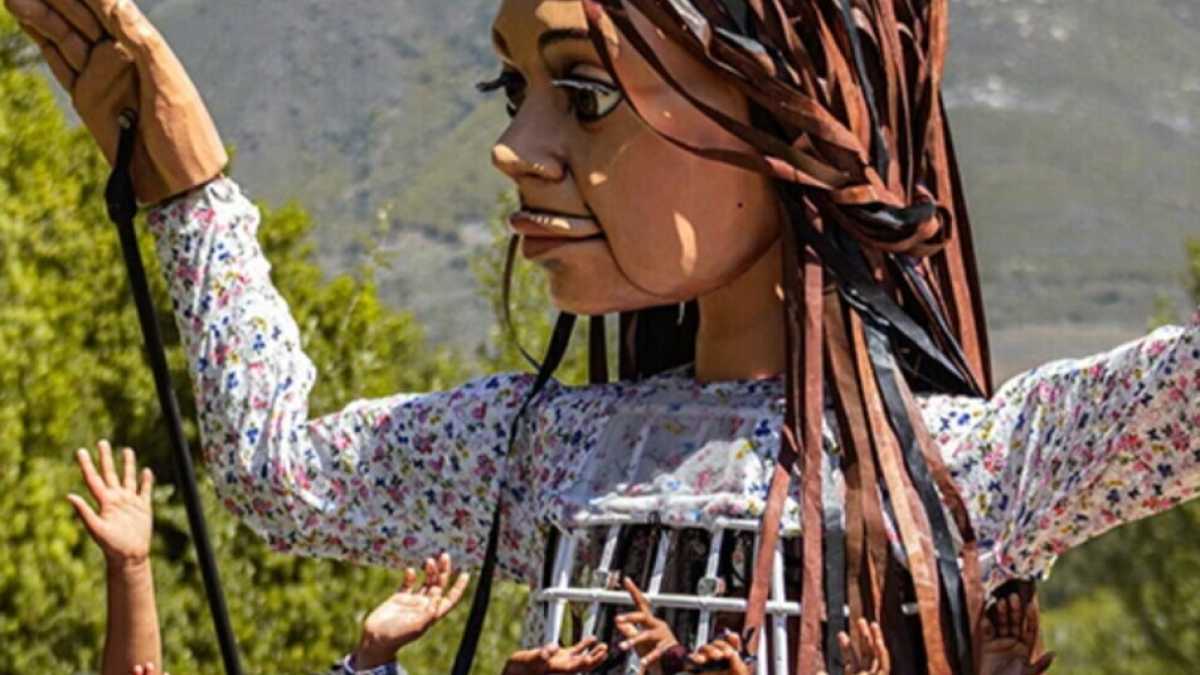 Immagine di In viaggio con la piccola Amel, la bambina siriana gigante