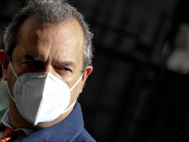 Il sindaco di Napoli Luigi De Magistris (foto Ansa)