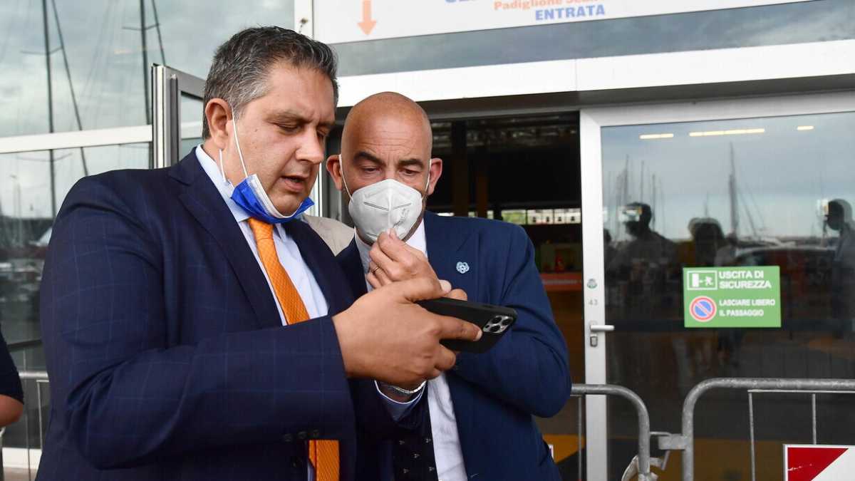 Immagine di Bassetti, il virologo che non piace (più) alle destre: "Sono rimasto solo"