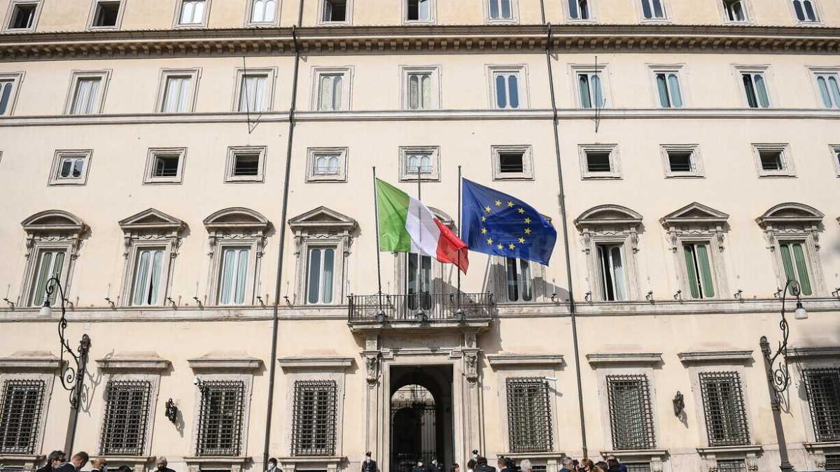 Immagine di Green pass, accoglienza e infrastrutture: i temi al centro del Cdm di oggi