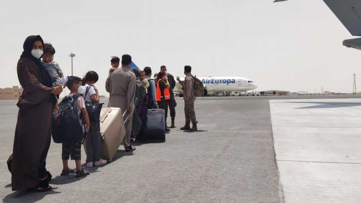 Immagine di Cos'è l'“Operazione Electra” che ha portato in Italia 104 afghani