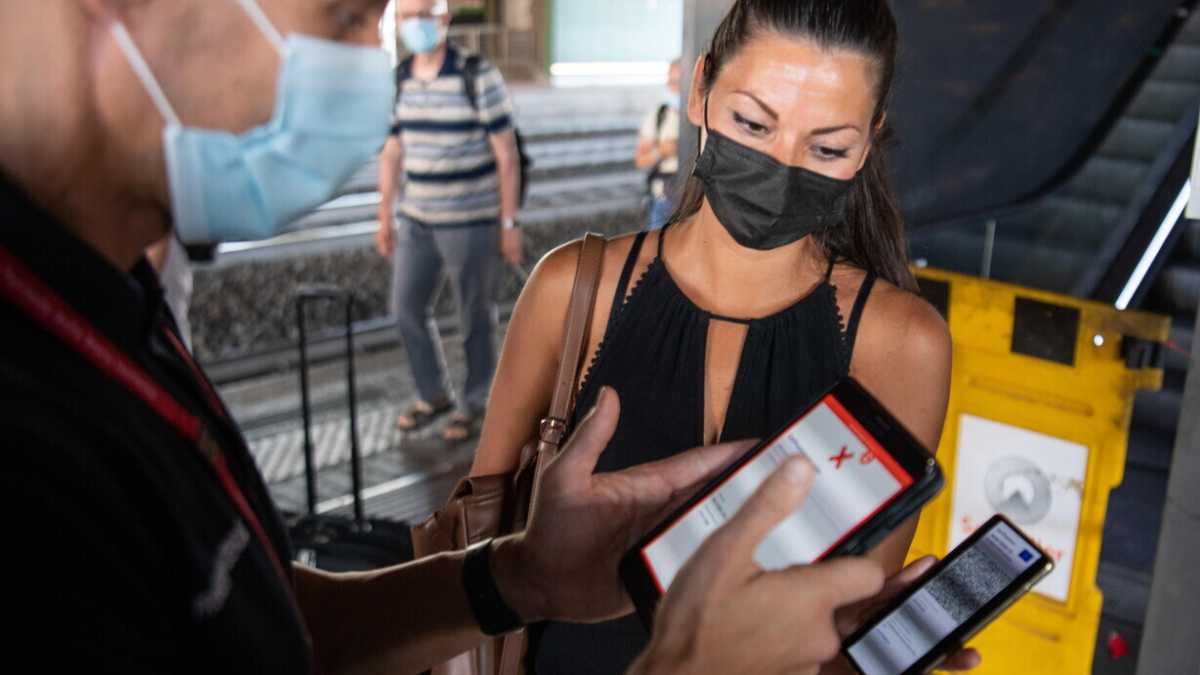 Immagine di Il governo rinvia l'estensione del green pass, per ora
