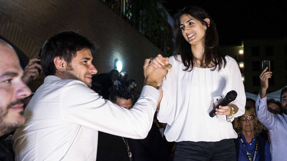 Immagine di L'ennesimo ritorno di Dibba: una lista per Raggi. Il M5s: "Vediamo quanti voti ha"