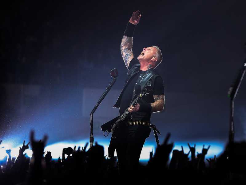 James Hetfield dei Metallica in concerto a Lisbona, Portogallo, nel 2018 (Ansa) 