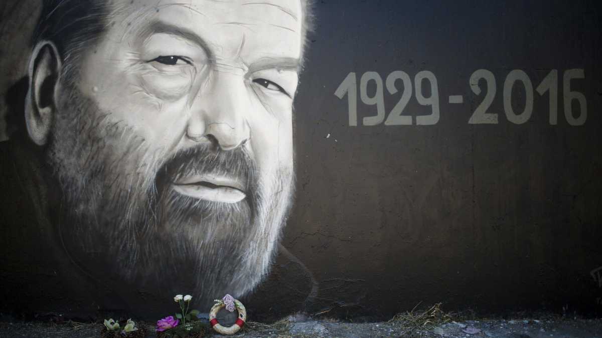 Immagine di C’è chi butta giù la statua del generale Lee e chi quella di Bud Spencer